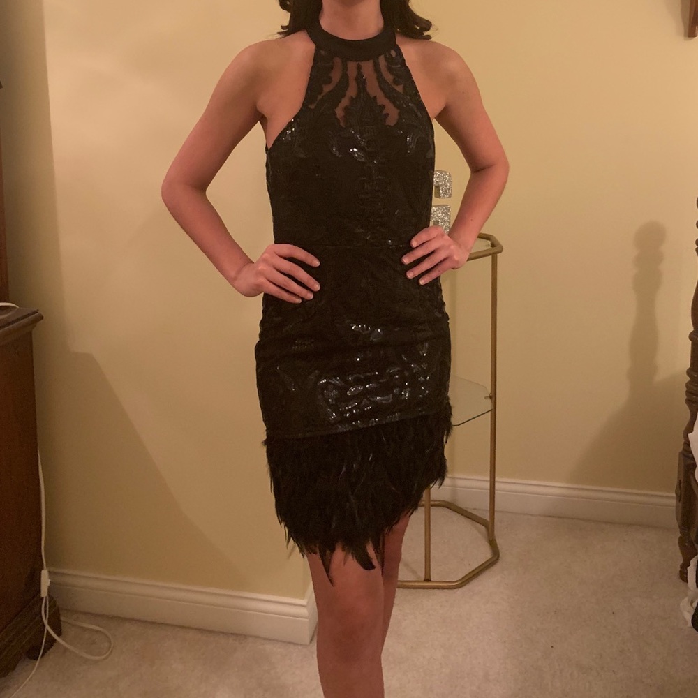 Black feather cocktail w/sequins